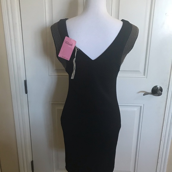 Black dress - Picture 2 of 7